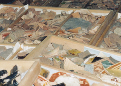 Funde, die bei der Kanalverlegung 1989/90 im Burggraben gemacht wurden.